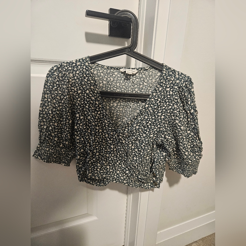 American Eagle Crop Top